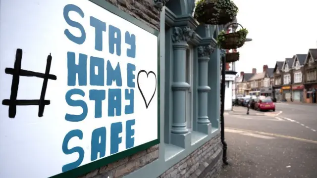 Stay home stay safe sign