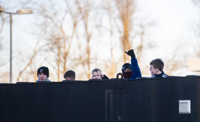 Young Alloa fans