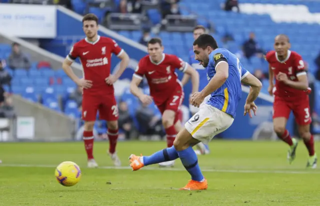 Maupay misses a penalty for Brighton