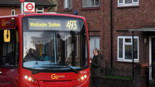 Wimbledon bus