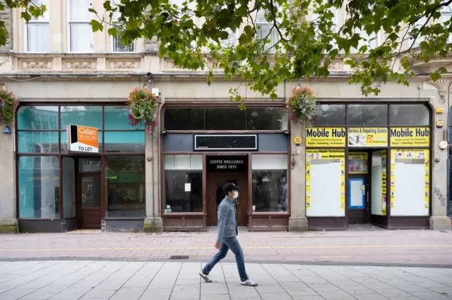 Shopper in Cardiff