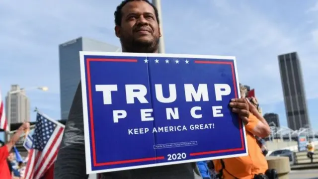 Pro-Trump demonstration outside the election centre in Atlanta, 5 November