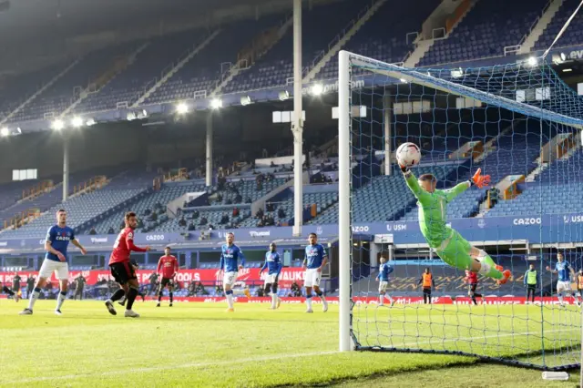 Pickford dives