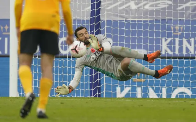 Rui Patricio saves Jamie Vardy penalty