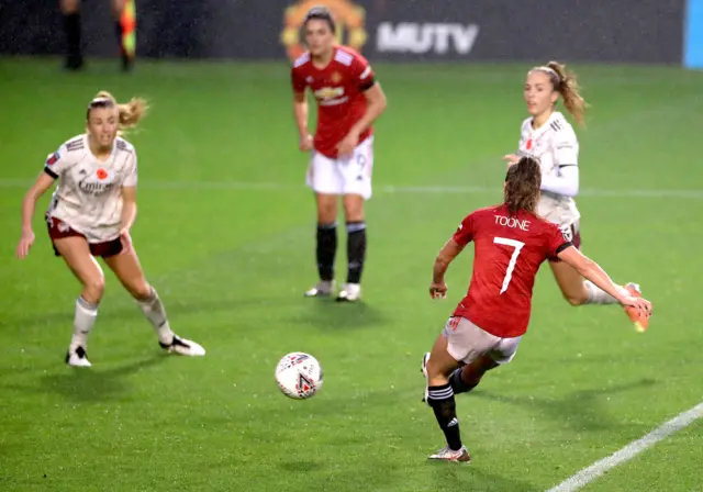 Ella Toone scores for Manchester United