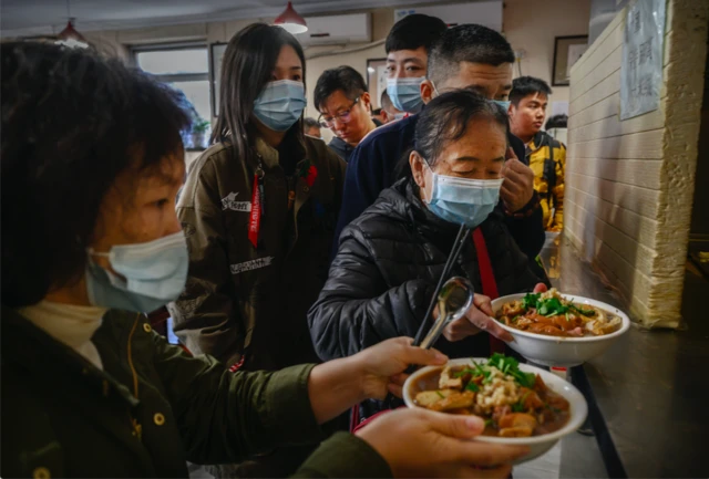 Restaurant Yaoji Chao Gan is now bustling