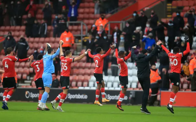 Southampton players acknowledging the fans at the final whistle