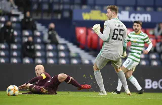 Steven Naismith goes close for Hearts