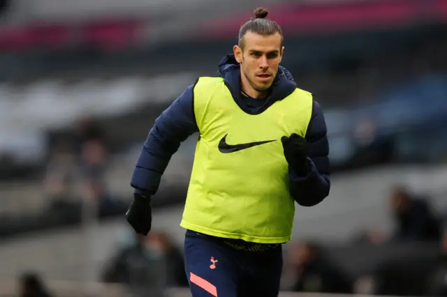 Tottenham's Gareth Bale warms-up against Leicester