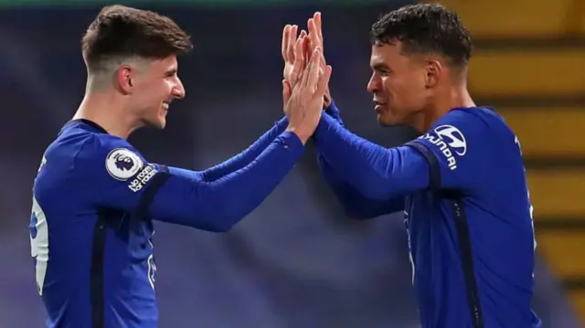 Thiago Silva celebrates with Mason Mount