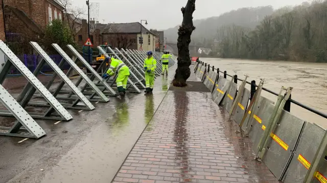 Defences being installed in Ironbridge