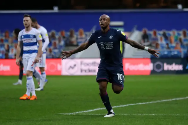 Andre Ayew celebrates