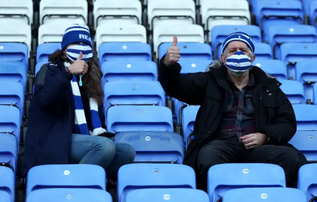 Reading fans