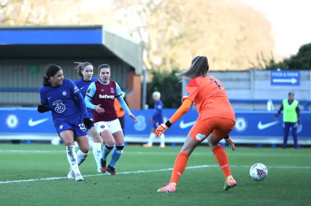 Sam Kerr completes her hat-trick