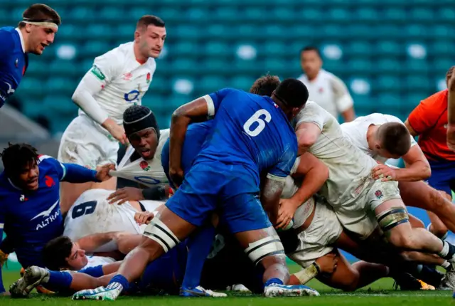 France's forwards defend against England