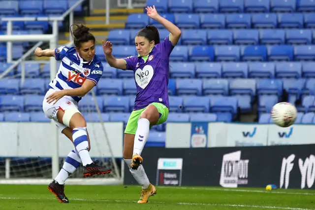 Fara Williams scores for Reading