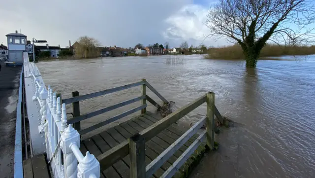 Cawood bridge