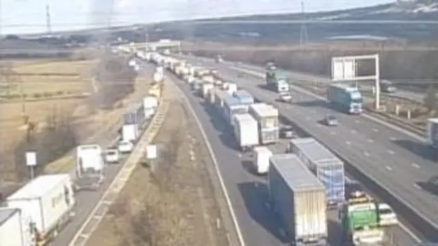 M1 northbound between junctions J29 and J29A in Derbyshire