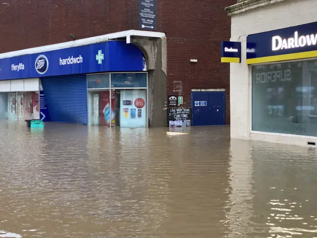 Shopping street in Pontypridd flooded