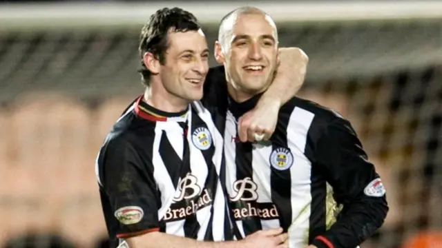 St Mirren's Jack Ross and Billy Mehmet celebrate against Motherwell