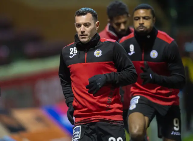 Ross Wallace warms up for St Mirren