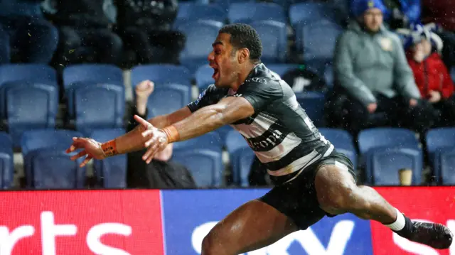 Ratu Naulago celebrates his second try