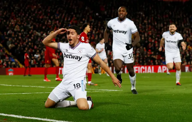 Pablo Fornals celebrates