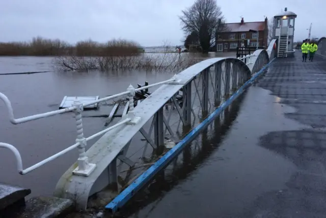 Cawood bridge