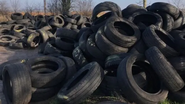 The dumped tyres