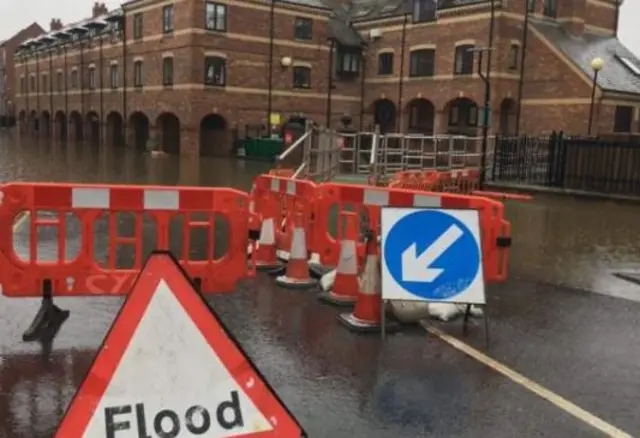 Flood sign in York