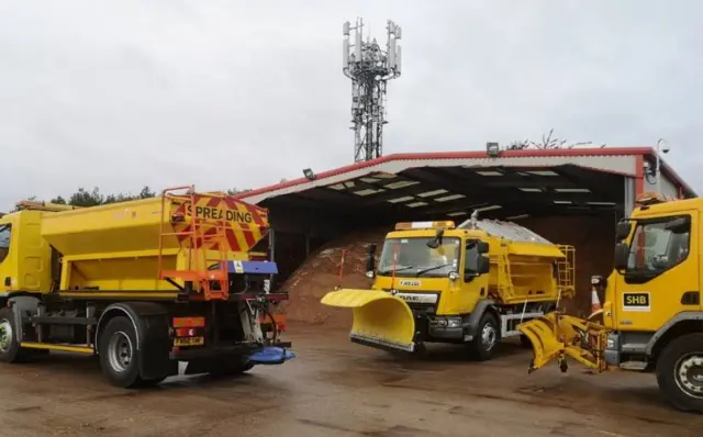 Gritting lorries