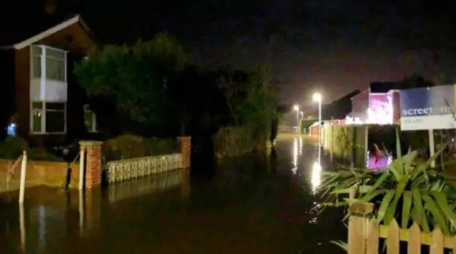 Flooded street in Snaith