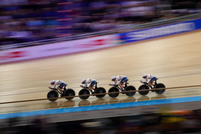 Women's team pursuit