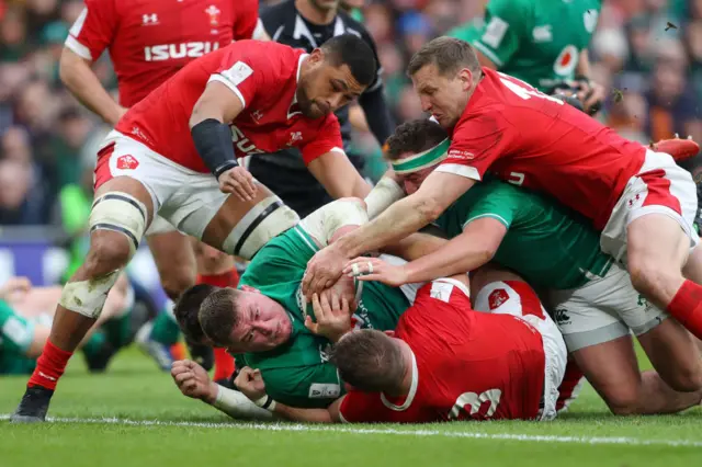 Tadhg Furlong try