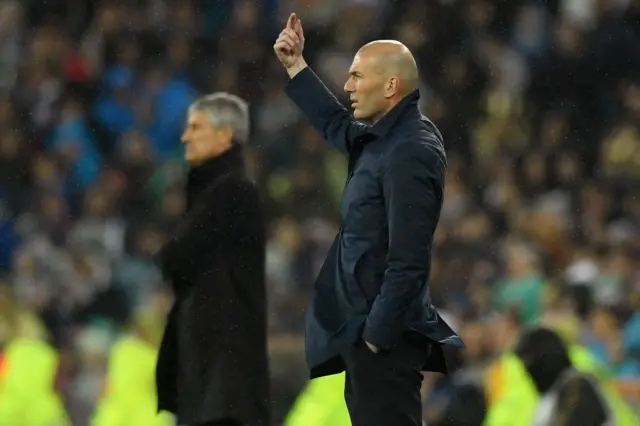 Zinedine Zidane gestures