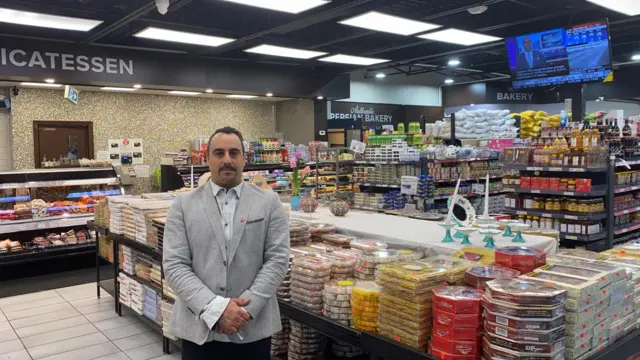 Soheil Fayaz says customers abandoned the store due to fears of Corona