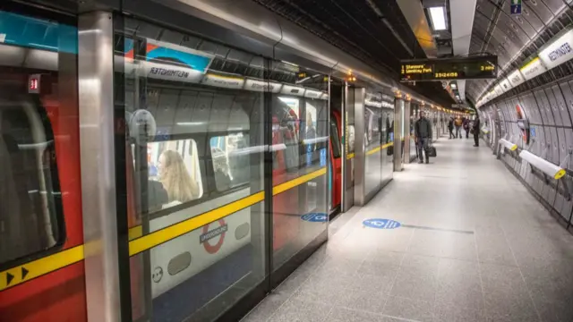 Jubilee Line at Westminster