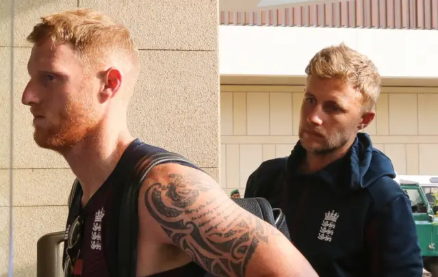 Joe Root (right)