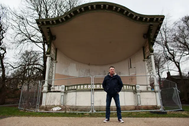 Andy Kershaw at the bandstand