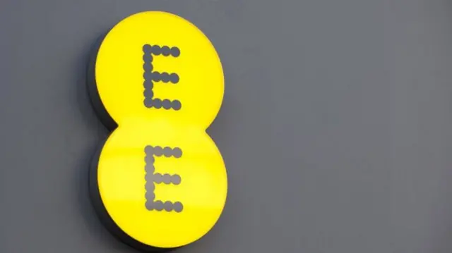 EE sign