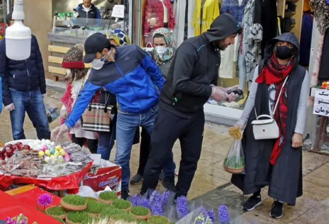 Shopping at the Tajrish bazaar in Tehran