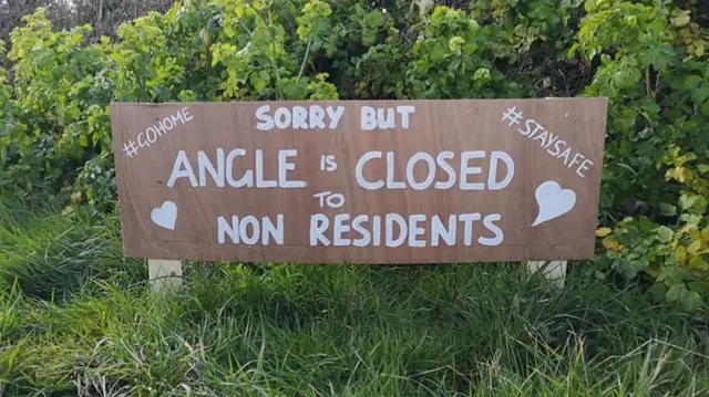 Angle closed sign