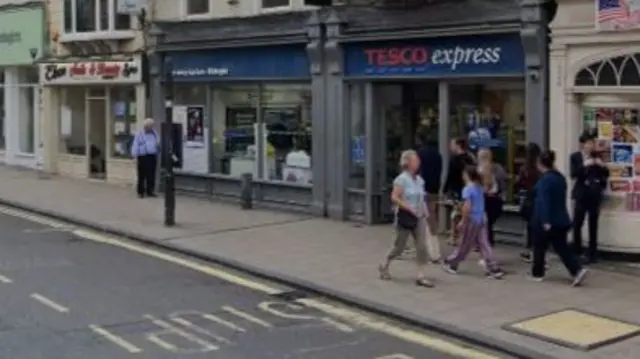 Tesco Express, Low Ousegate