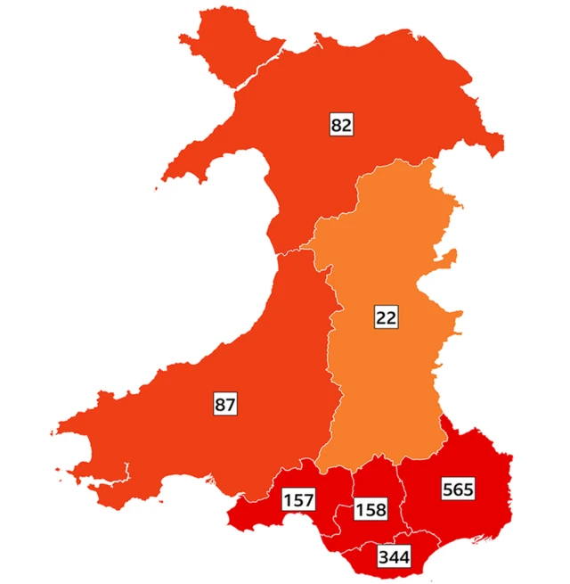 Map o achosion dydd Llun, 30 Mawrth, fesul bwrdd iechyd