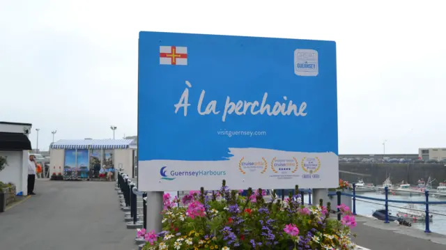 Cruise ship welcome sign