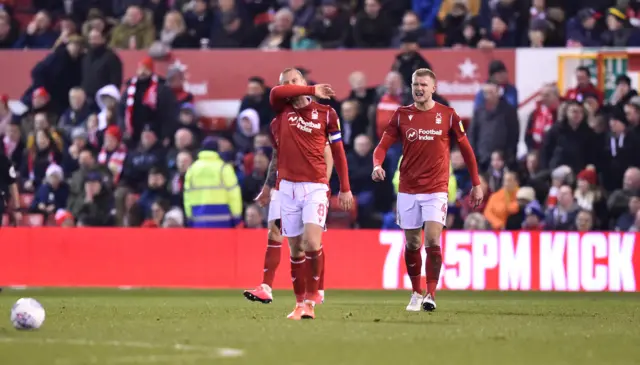 Dejected Nottingham Forest players