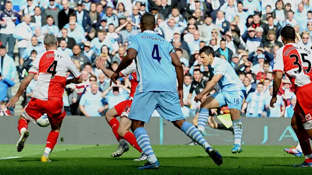 Sergio Aguero's goal gives Man City the 2011-12 title