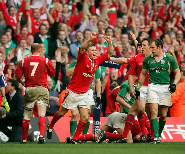 Dwayne Peel leads Wales' Grand Slam celebrations