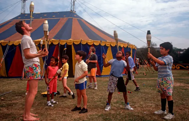 Kids at the circus