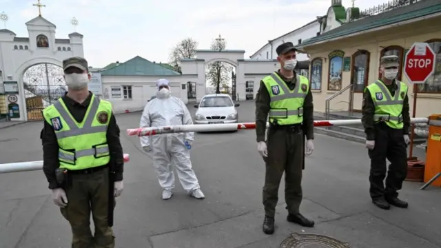 Police outside Kyiv monastery